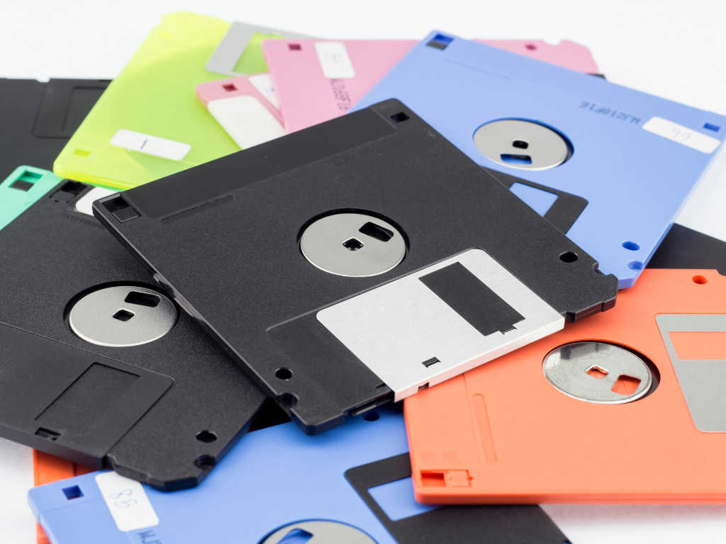 Come il floppy disk è diventato un'improbabile icona del cool anni '90